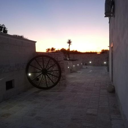 Madonna Delle Grazie Hotel Laterza Bagian luar foto