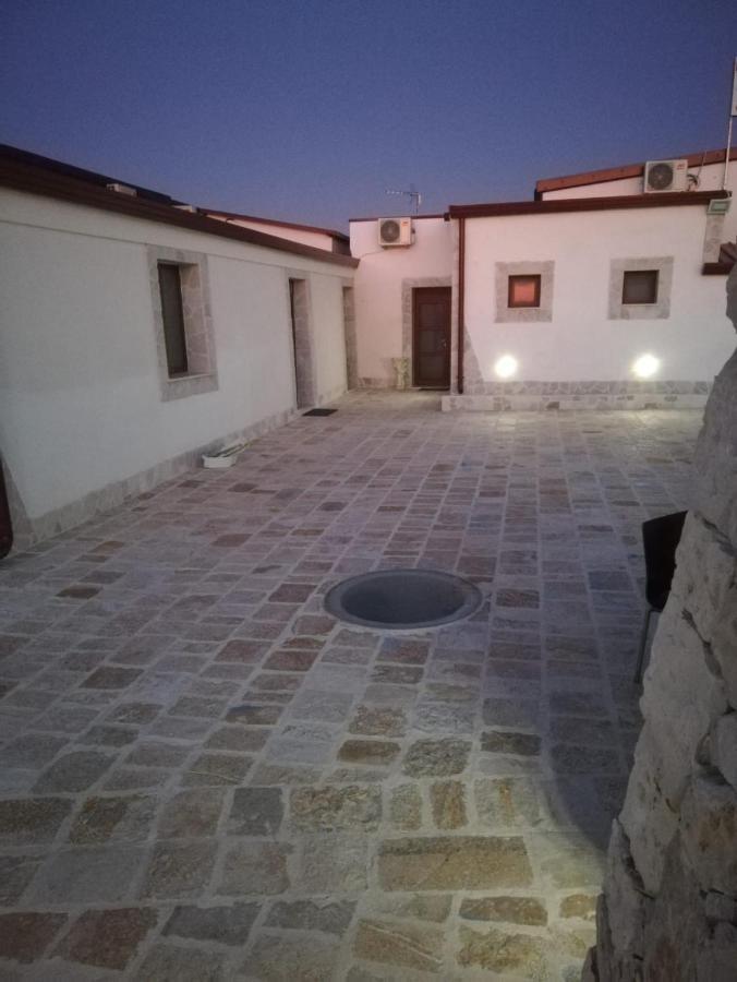 Madonna Delle Grazie Hotel Laterza Bagian luar foto